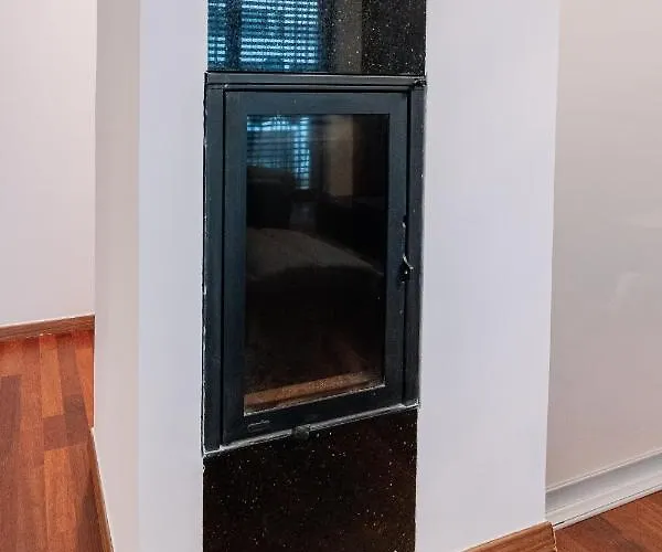 Revon Business 48 Dunajska, Free Parking