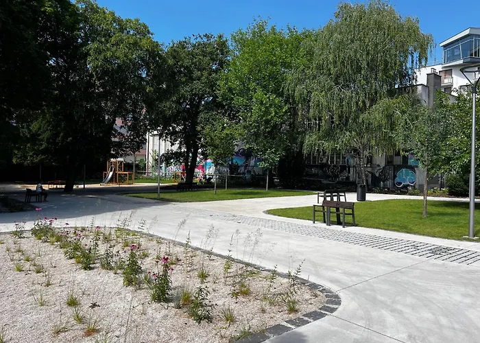 Revon Business 48 Dunajska, Free Parking *