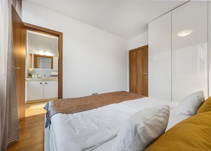 Revon Business 48 Dunajska, Free Parking Bratislava