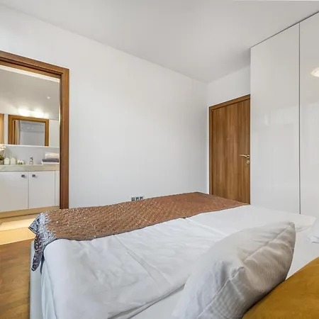 Revon Business 48 Dunajska, Free Parking Bratislava